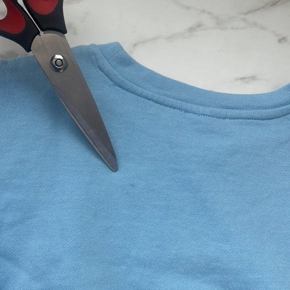 Disney sweatshirt Minnie Mouse and Friends Top Pullover Sweatshirt New Size 5/6 - Picture 4 of 6